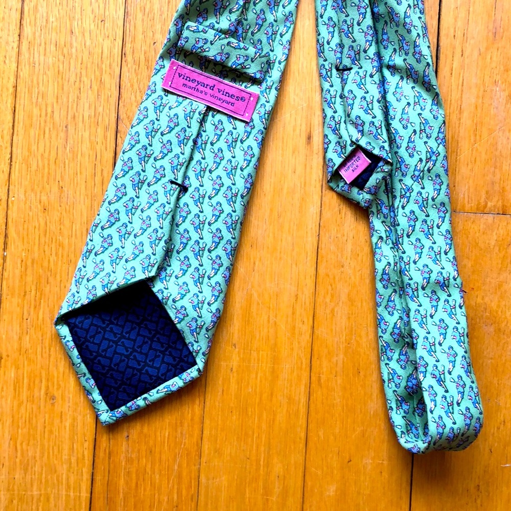 Vineyard Vines boy tie lacrosse